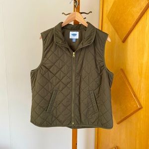 ✨OLD NAVY✨Olive Quilted Vest